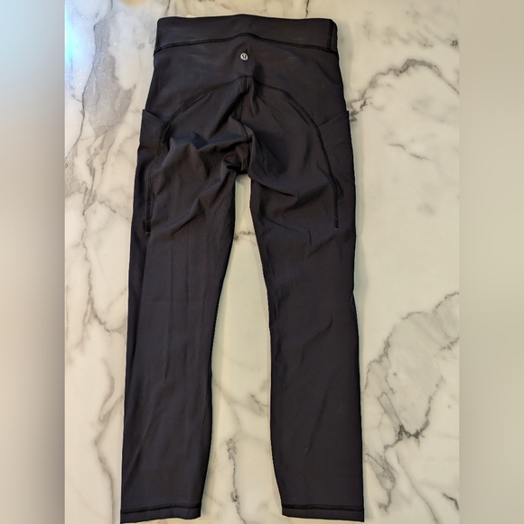 NWT Lululemon Power Thru HR Crop 23" black size 6 - Picture 2 of 5